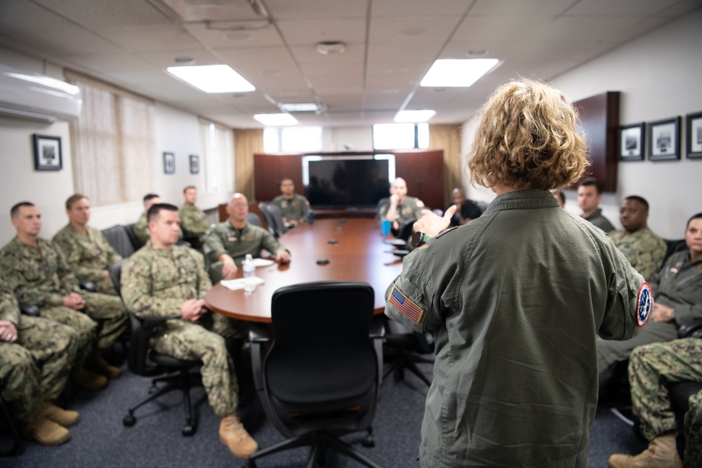 Commander NMOTC visits ASTC Jacksonville