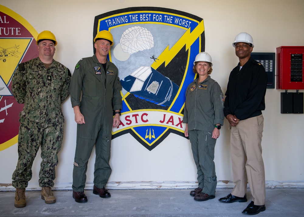 Commander NMOTC visits ASTC Jacksonville