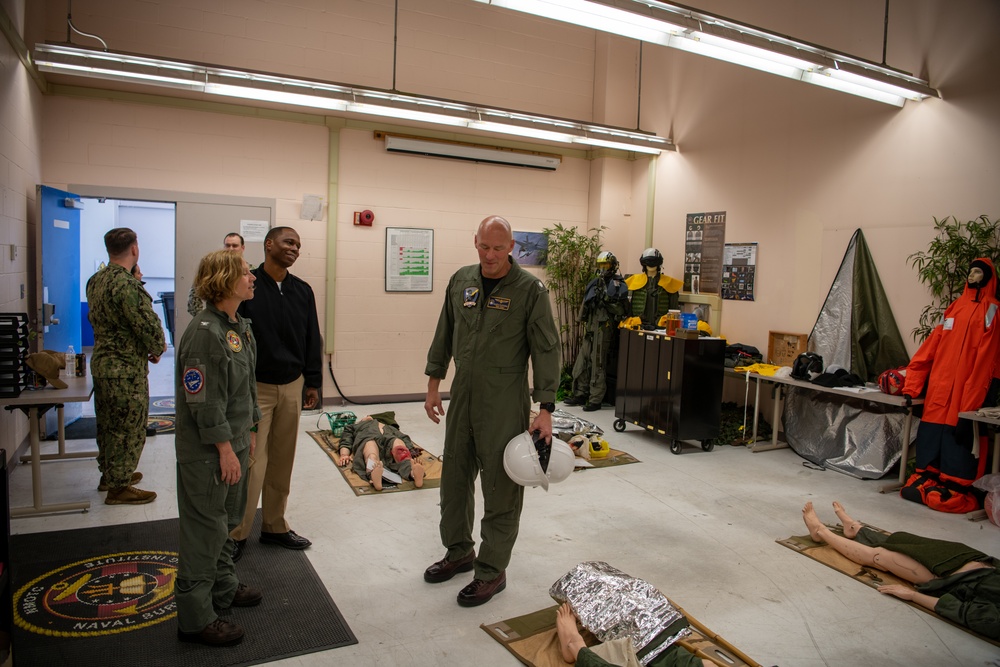 Commander NMOTC visits ASTC Jacksonville