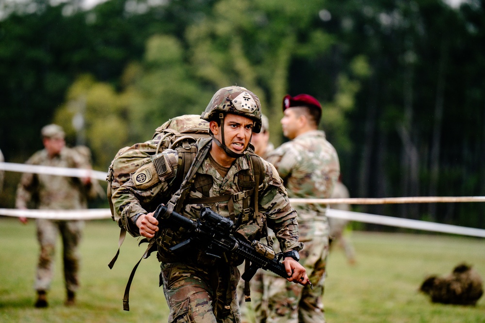 82nd Airborne Division E3B Ruck and Weapons