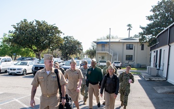 Commanding Officer NMOTC visits Hospital Corpsman Trauma Training Jacksonville