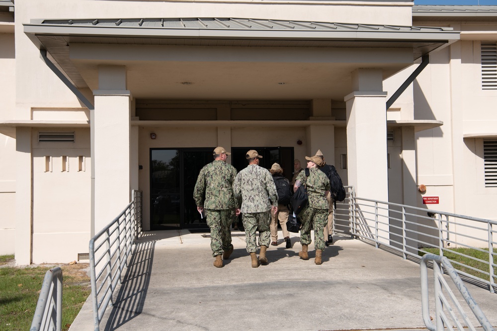 Commanding Officer NMOTC visits Hospital Corpsman Trauma Training Jacksonville