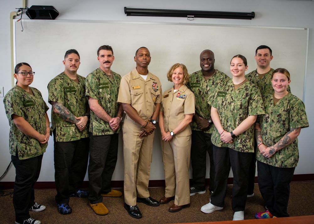 Commanding Officer NMOTC visits Hospital Corpsman Trauma Training Jacksonville