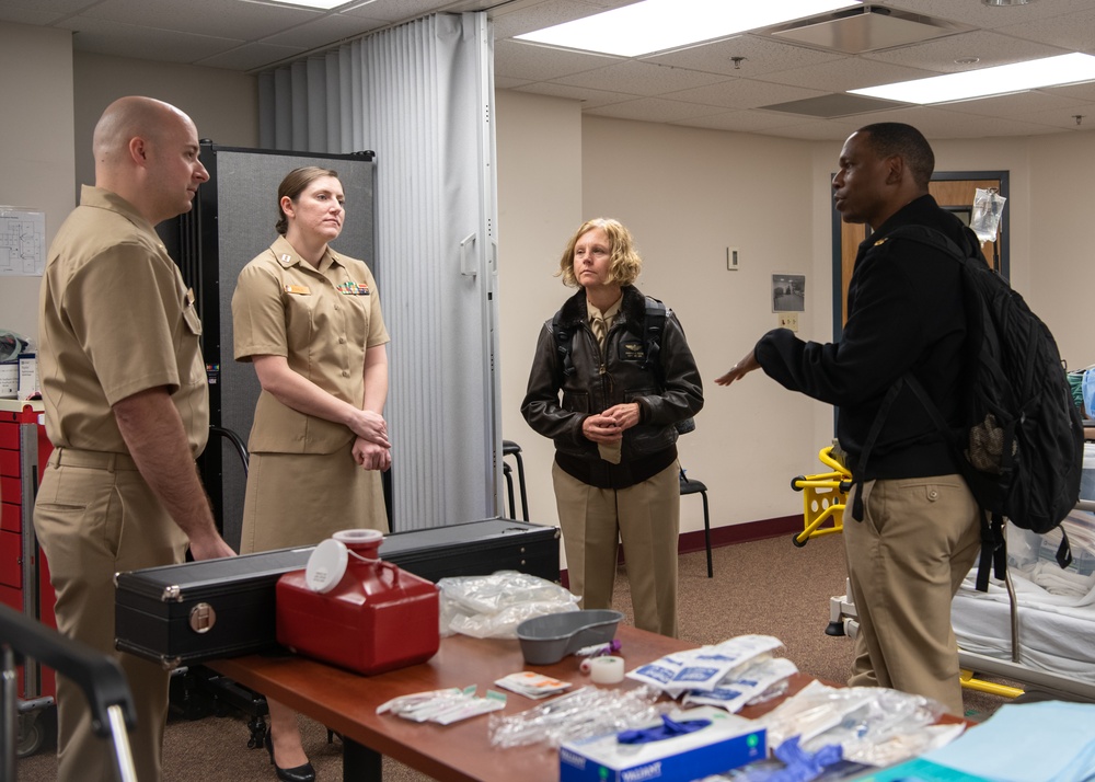 Commanding Officer NMOTC visits Hospital Corpsman Trauma Training Jacksonville