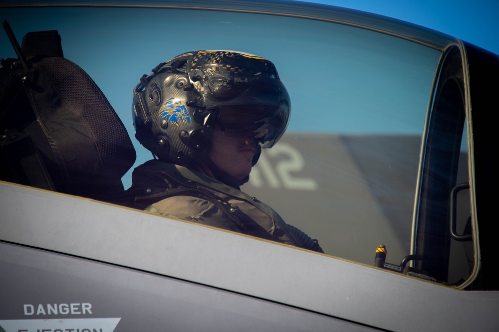 USS Carl Vinson (CVN 70) Sailors Conduct Flight Operations in the Pacific Ocean