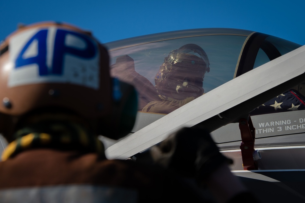 USS Carl Vinson (CVN 70) Sailors Conduct Flight Operations in the Pacific Ocean