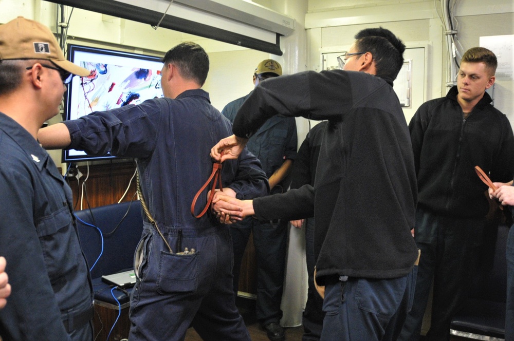 USS William P. Lawrence (DDG 110) Conducts Force Protection Course