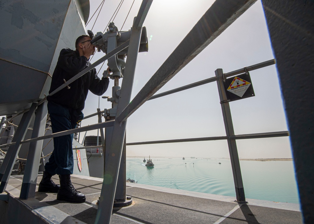 USS Paul Hamilton Transits the Suez Canal