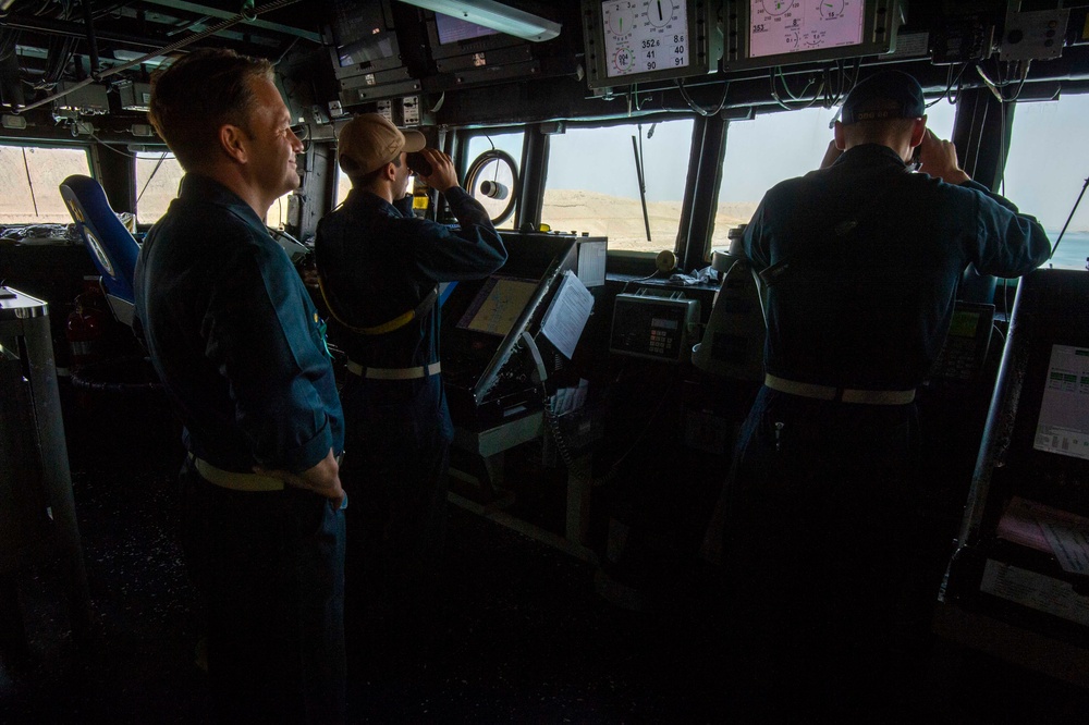 USS Paul Hamilton Transits the Suez Canal