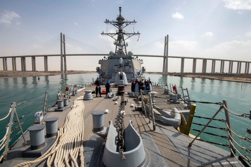 USS Paul Hamilton Transits the Suez Canal