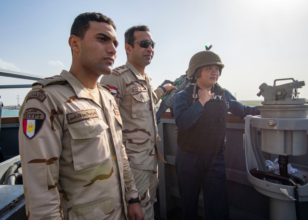 USS Paul Hamilton Transits the Suez Canal