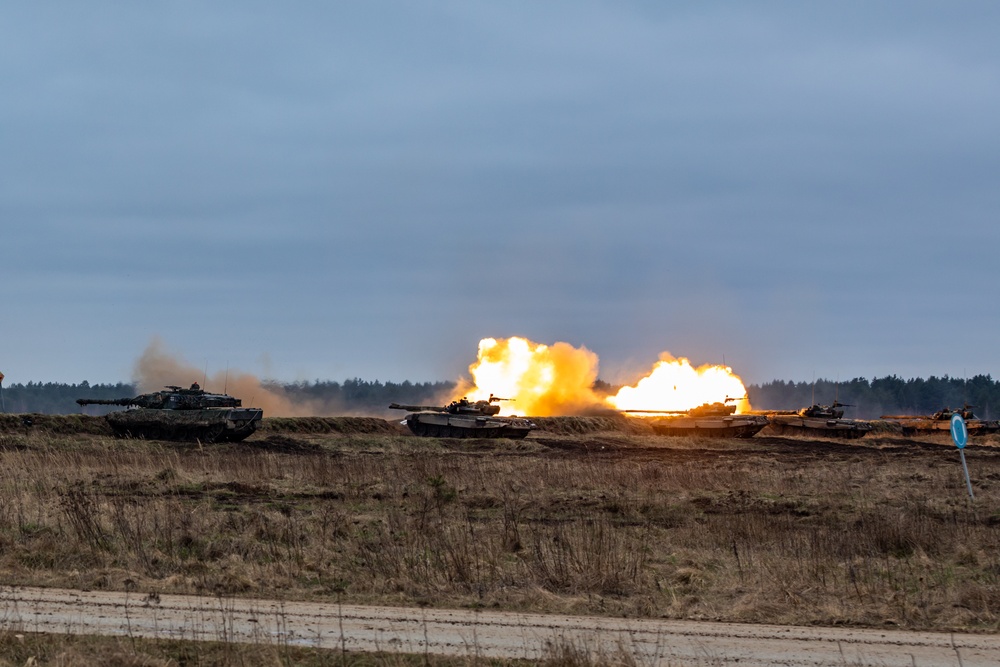 eFP Battle Group Poland Displays Combined Force in Exercise Amber Lynx