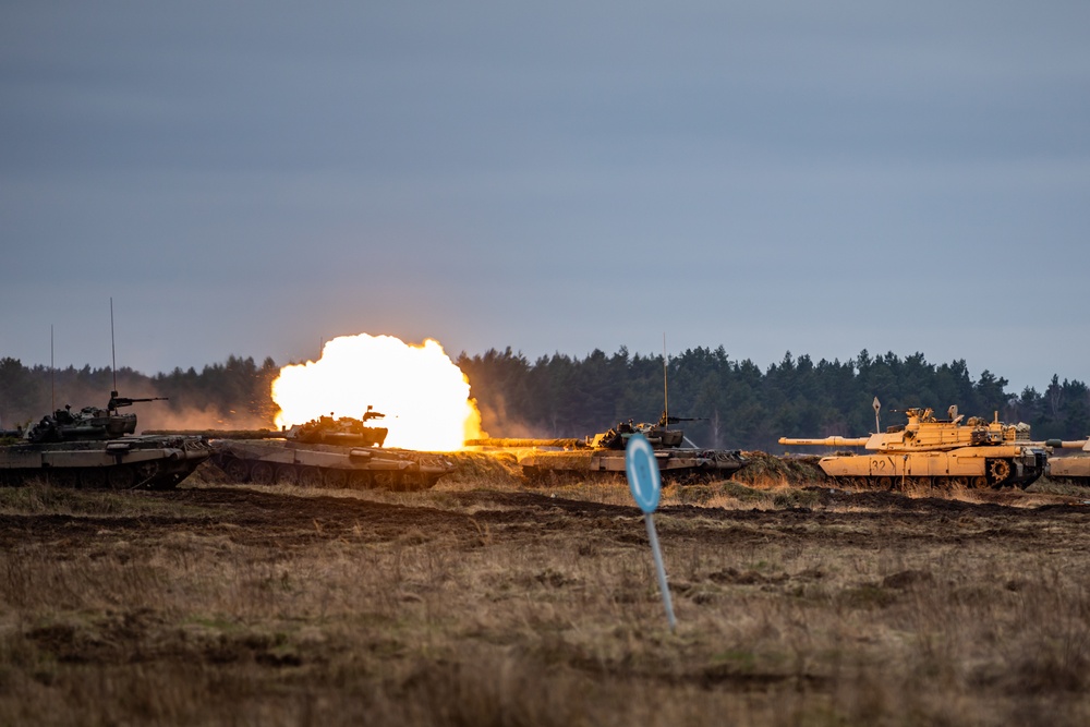 eFP Battle Group Poland Displays Combined Force in Exercise Amber Lynx