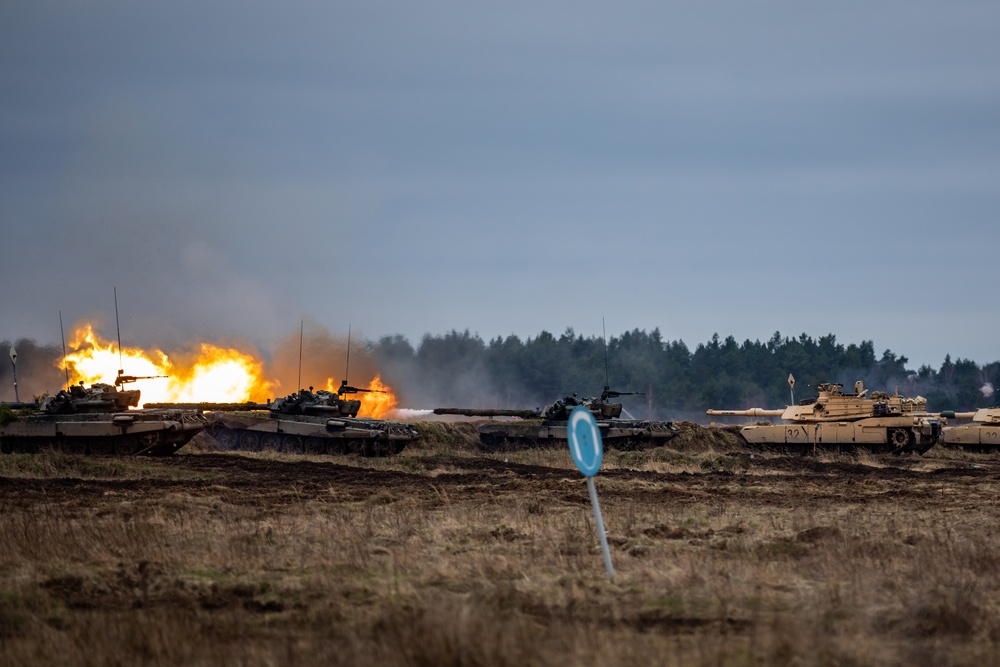 eFP Battle Group Poland Displays Combined Force in Exercise Amber Lynx