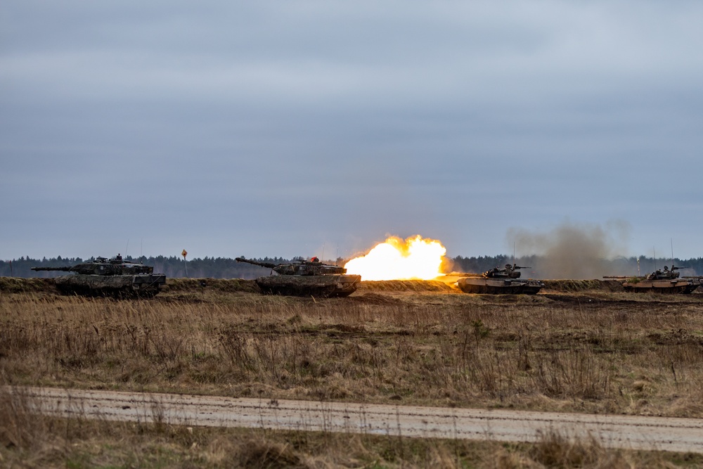 eFP Battle Group Poland Displays Combined Force in Exercise Amber Lynx