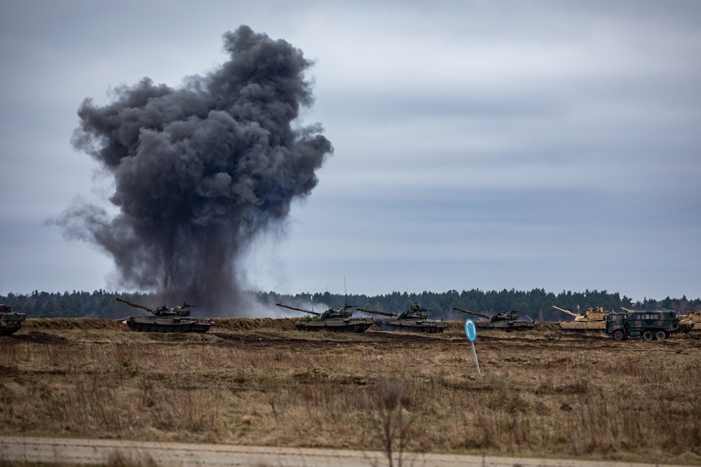 eFP Battle Group Poland Displays Combined Force in Exercise Amber Lynx