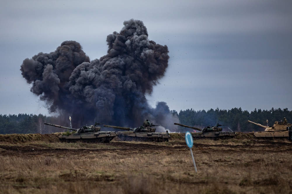 eFP Battle Group Poland Displays Combined Force in Exercise Amber Lynx