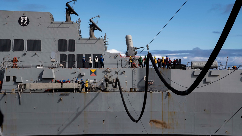 USS Carl Vinson (CVN70) Conducts Fueling-at-Sea