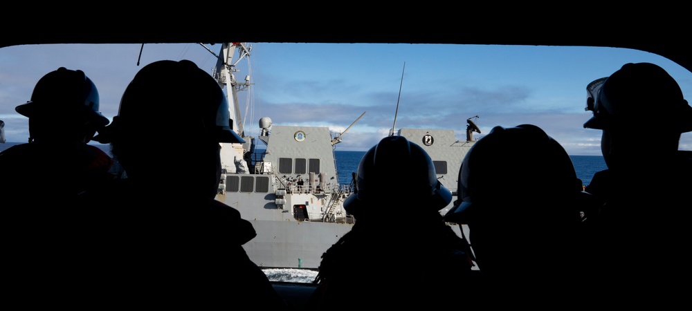 USS Carl Vinson (CVN 70) Conducts a Fueling-at-Sea