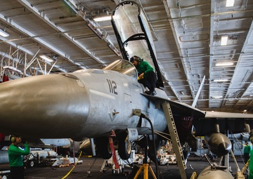 Super Hornet Maintenance