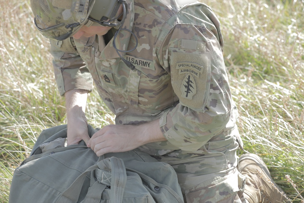 OHARNG Special Forces Operators conduct airborne, fast rope training