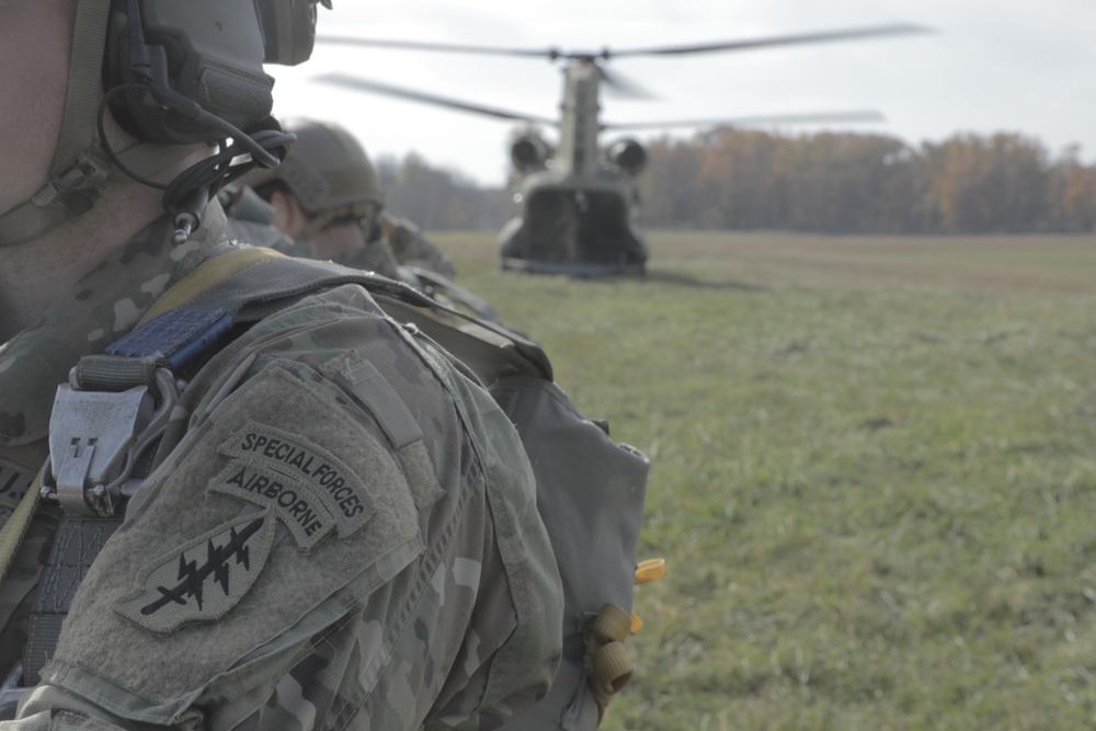 OHARNG Special Forces Operators conduct airborne, fast rope training