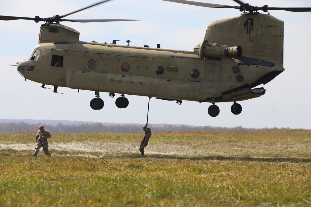 OHARNG Special Forces Operators conduct airborne, fast rope training