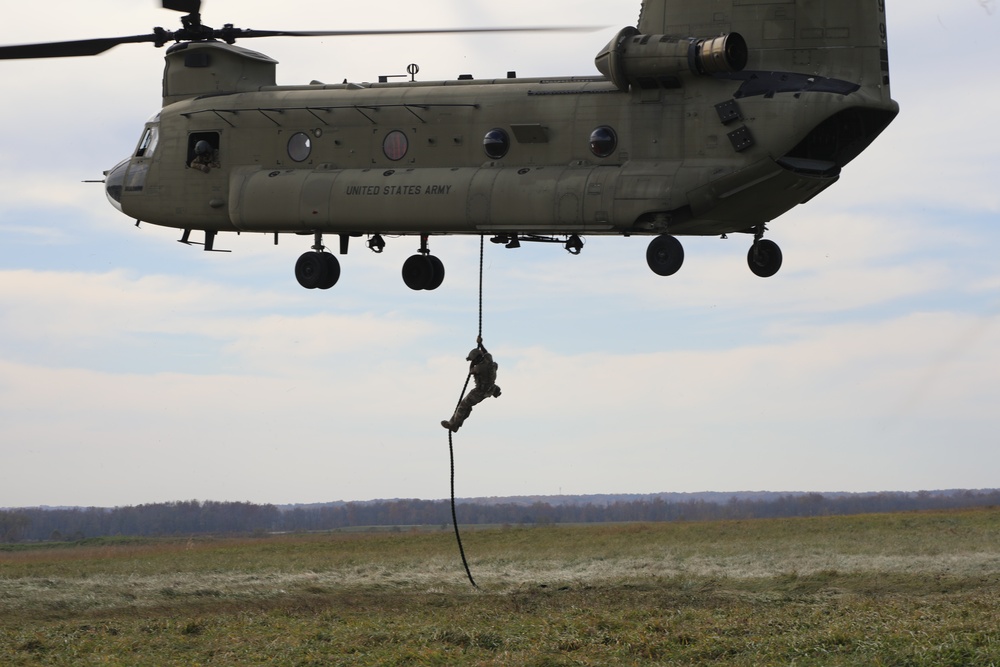 OHARNG Special Forces Operators conduct airborne, fast rope training