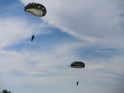 OHARNG Special Forces Operators conduct airborne, fast rope training [Image 20 of 22]