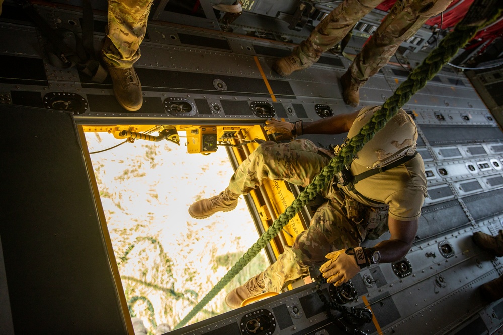 OHARNG Special Forces Operators conduct airborne, fast rope training