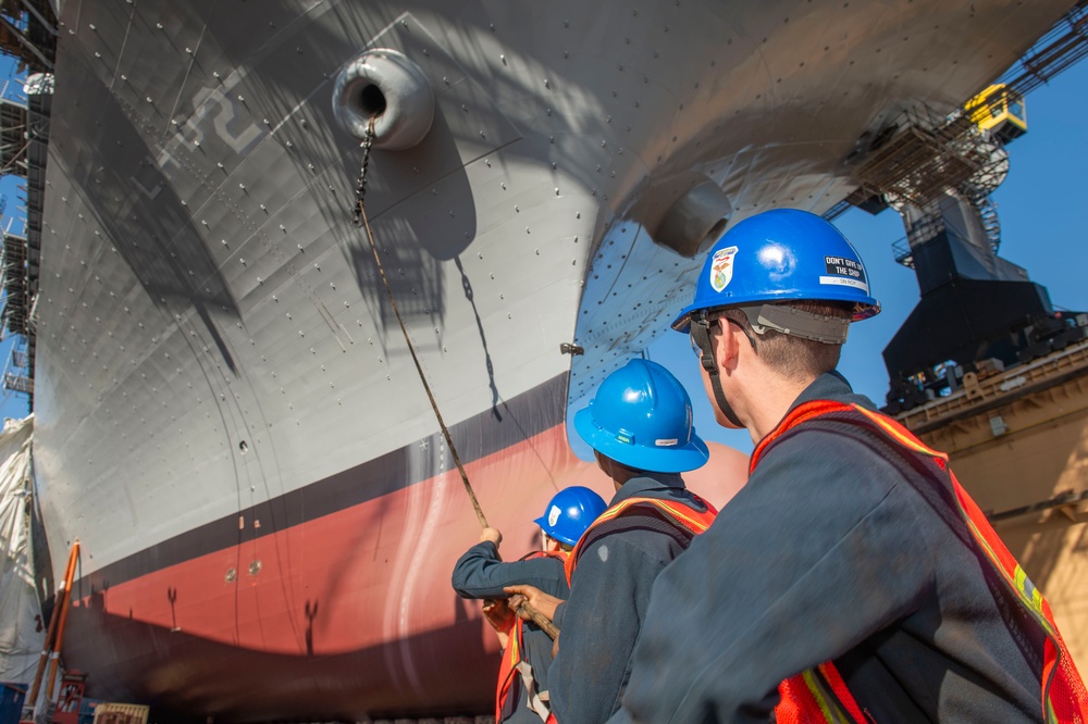 USS Essex Conducts Anchor Chain Evolution