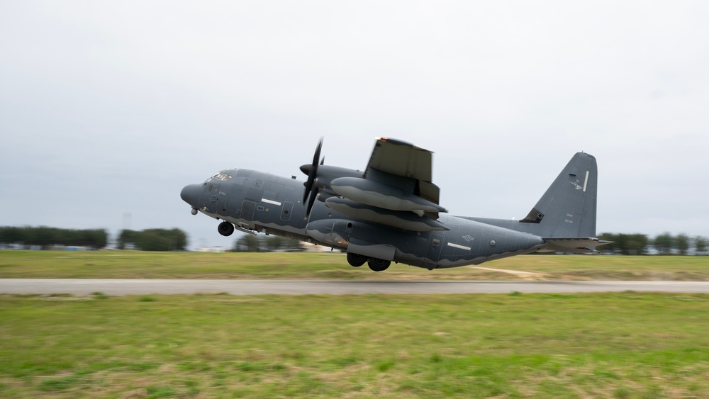 Static Line jumps over Ie Shima