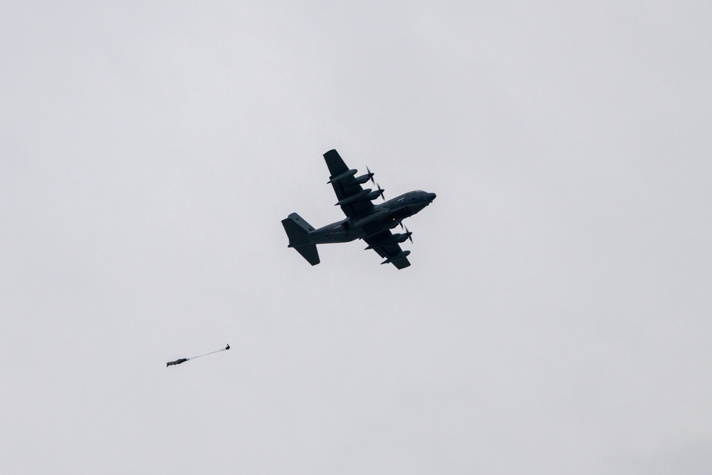 Static Line jumps over Ie Shima