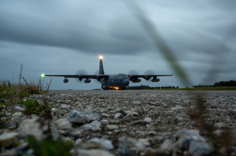 Static Line jumps over Ie Shima