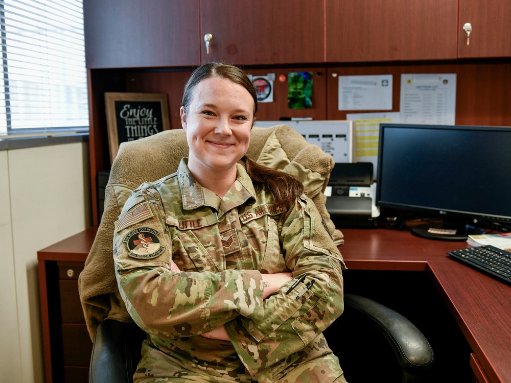 DVIDS - Images - SSgt Victoria Little Supervisor of the Month [Image 6 ...