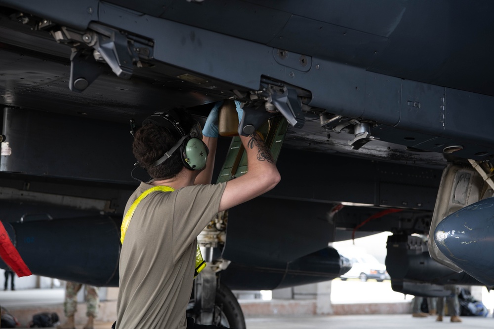 Strike Eagles join Lighting II's at Keystone of the Pacific