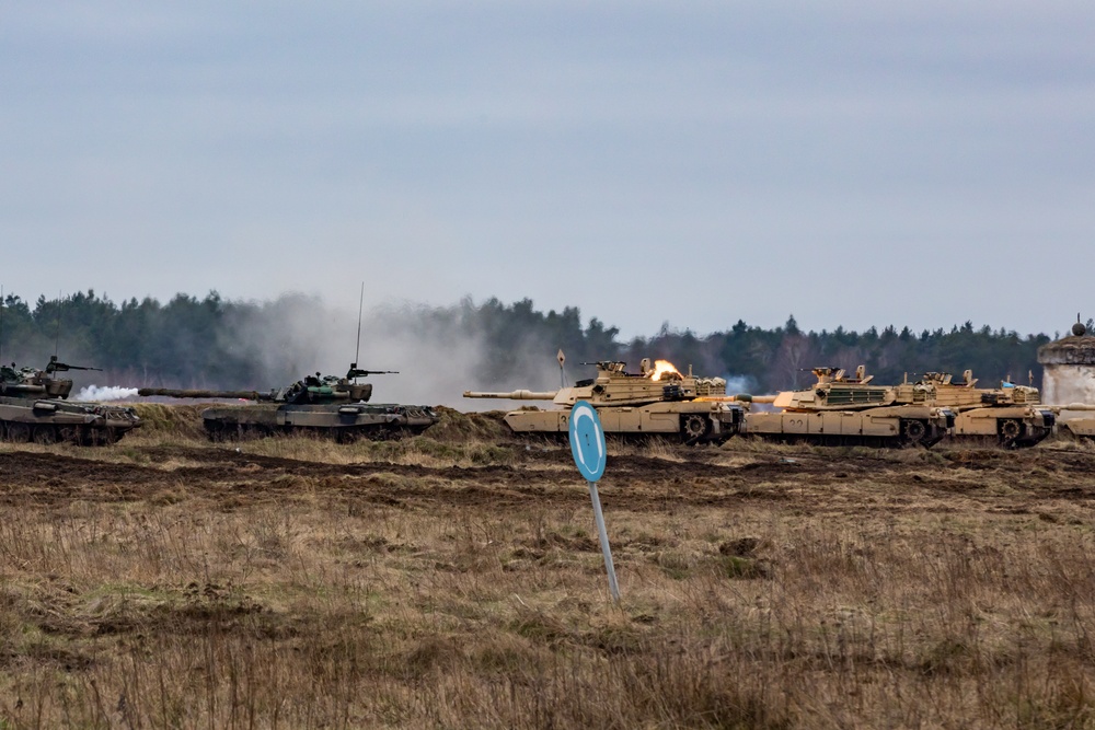 NATO eFP Battle Group Poland Displays Combined Forces in Exercise Amber Lynx