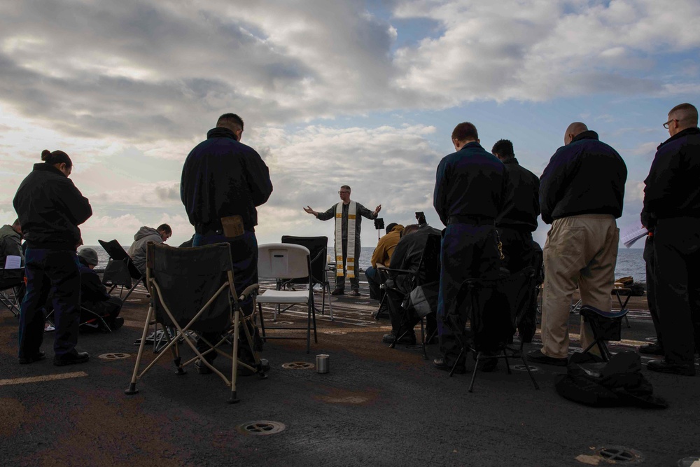 USS Leyte Gulf (CG 55) Celebrates Easter