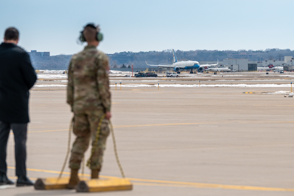 An inaugural opportunity: 934th Airlift Wing Airman’s first experience with presidential visit