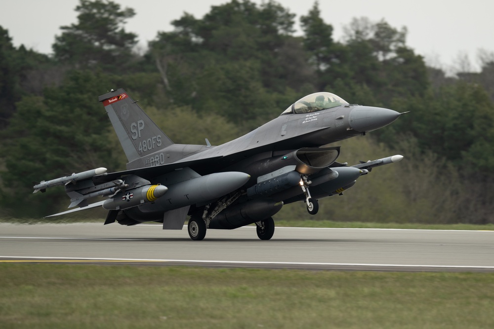 480th FS Warhawks redeploy from Kadena AB