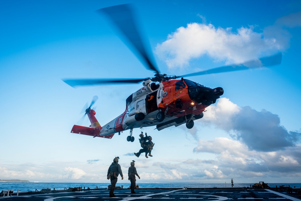 Coast Guard conducts fast rope training