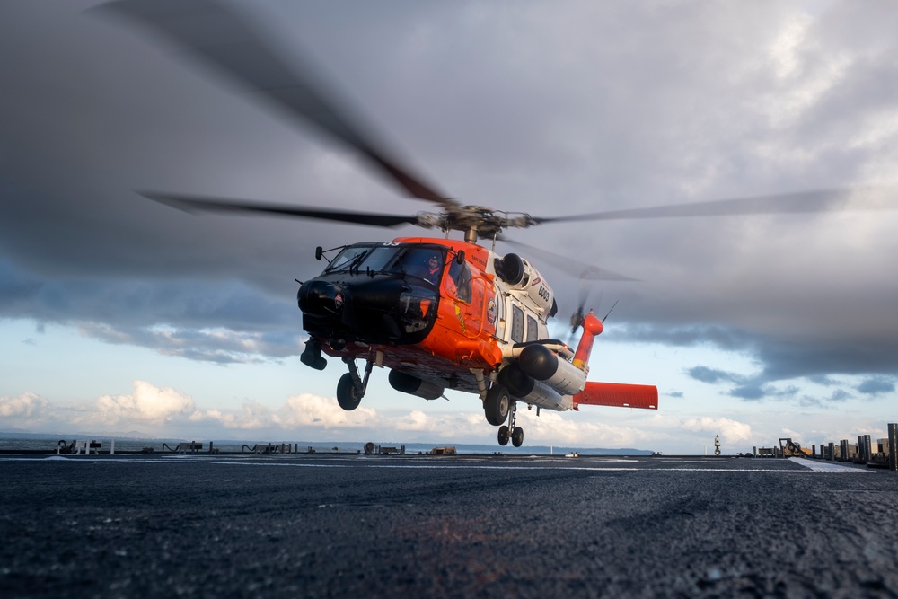 Coast Guard conducts fast rope training