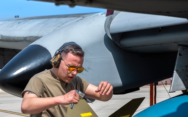 Osan Airmen participate in load crew comp