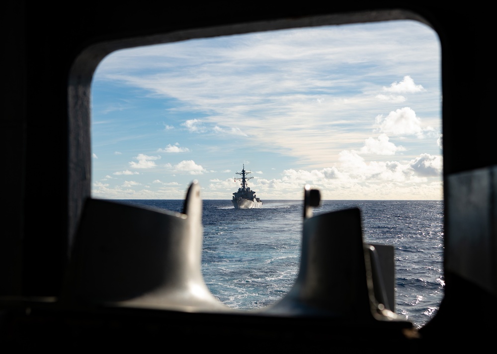 USS Carl Vinson (CVN 70) Fueling-at-sea