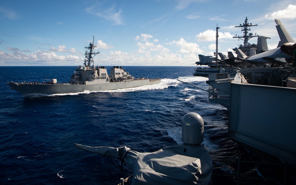 USS Carl Vinson (CVN 70) Fueling-at-sea