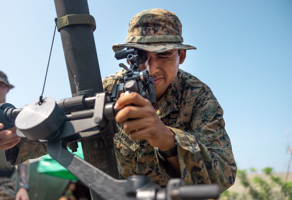 Balikatan 23 | 3d LCT Marines, PMC members conduct bilateral weapons familiarization in Santa Juliana, Philippines