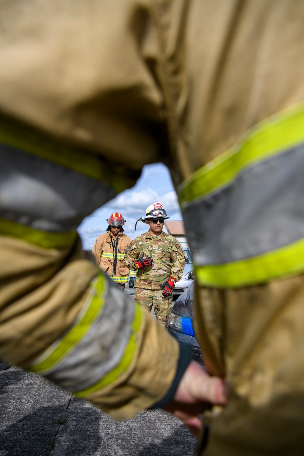 Orange Bull US-Dutch Firefighters Car Extraction Cross Training