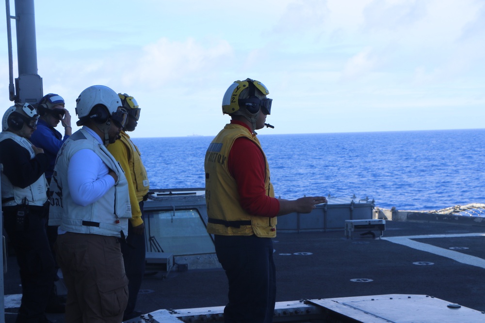 USS Princeton (CG 59) Conducts Flight Operations