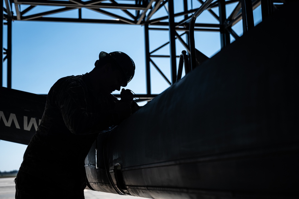 305th MXS conducts final KC-10 inspection