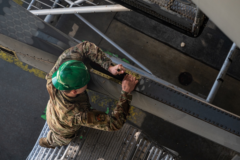 305th MXS conducts final KC-10 inspection